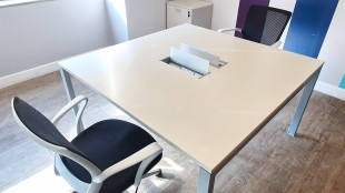 Mesa 1,37 x 1,40 m