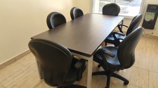Mesa de reuniones 1,80 m