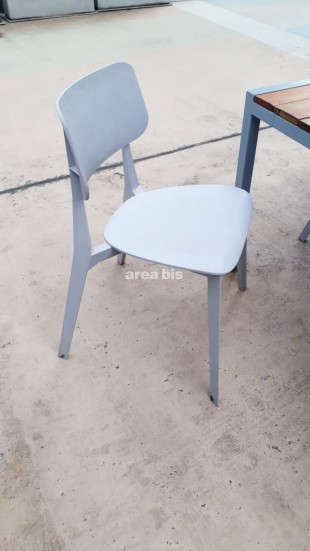 Silla gris