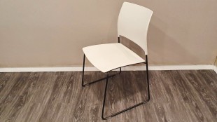 Silla plástica, blanca